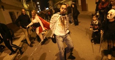 "ليلة الرعب".. الأشباح تنتشر فى شوارع إسبانيا احتفالا بـ"الهالوين"