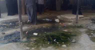 مياه المجارى تحاصر سجل مدنى إسنا فى الأقصر منذ 10 سنوات 