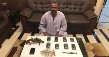 "مكافحة المخدرات" تضبط عاطل قبل ترويجه 2.5 كيلو حشيش بالشرابية