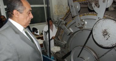 صور.. وزير الزراعة يتفقد معهد القطن ويؤكد: ندعمه لاستنباط أصناف عالية الإنتاج