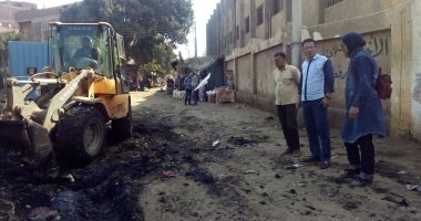 استجابة لـ "اليوم السابع".. محافظ القليوبية يوجه برفع تراكمات القمامة أمام مدرسة (صور)