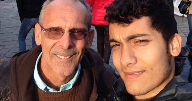 فييرا ينشر صورة لنجله ويعلق: "أحسن مساعد مدرب"