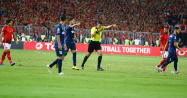 فيفا يشيد بـ مهدى عبيد قبل المونديال.. وكاف يبعده عن مباريات مصر وتونس