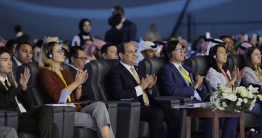 نائبات البرلمان يؤيدين طروحات منتدى شباب العالم.. نوسيلة أبو العمرو: المرأة فى مصر تعيش عصراً ذهبياً.. سوزى ناشد: التمويل الاقتصادى يدعم الريفيات  .. وماجدة نصر تطالب بورش عمل للسيدات لاختيار الأكفاء لتمكينهن