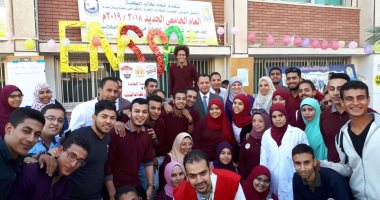صور.. نائب رئيس جامعة أسيوط يفتتح حملة 100 مليون صحة بكلية التمريض