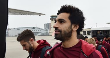 شاهد.. موقف طريف لـ محمد صلاح خلال رحلة ليفربول إلى صربيا