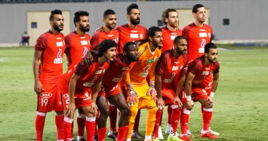 صور.. الزمالك يتعادل مع الحرس سلبيًا بعد 15 دقيقة