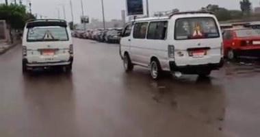 صور.. موجة من الطقس السيئ تضرب دمياط وغرق الشوارع بمياه الأمطار 
