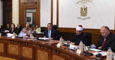 الحكومة تعلن تفاصيل أولى مراحل مبادرة الرئيس للقضاء على فيروس سى: تضمنت 10 ملايين بينهم 5 مصريين تخطوا الـ100 عام.. هالة زايد: فحص 6 ملايين طالب ثانوى بديسمبر.. و"الصحة العالمية": مبادرة السيسى تتسم بالشفافية