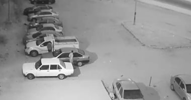  قارئ يشارك بفيديو لسرقة سيارته فى أكتوبر.. ويؤكد: الحوادث متكررة  