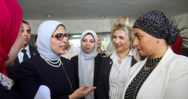صور.. وزيرة الصحة: القيادة السياسية تدعم بقوة مشروع إنتاج البلازما محليا