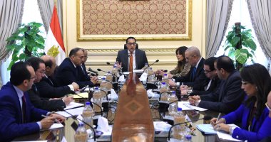رئيس الوزراء يعقد اجتماعا لبحث مشكلات المستثمرين السياحيين والعقاريين بمطروح