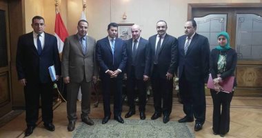 أشرف صبحى يلتقى وفد وزارة الشباب والرياضة اللبنانى