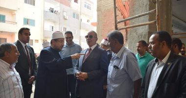 محافظ البحر الأحمر ووزير الأوقاف يتفقدان المركز الثقافى للغات بالغردقة
