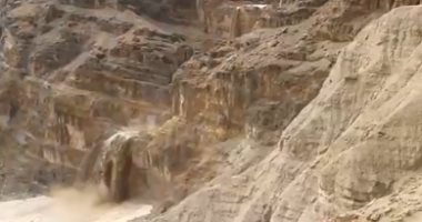 فيديو.. الفيضان يضرب إسرائيل وتعرض 4 سياح أجانب للغرق