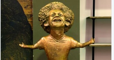 صور.. كيف احتفى "الفيفا" بتمثال "محمد صلاح" المثير للجدل؟