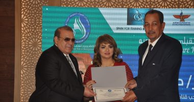 مهرجان المرأة العربية يٌكرم حسن راتب لدور قناة المحور وبرامجها الداعمة لحواء