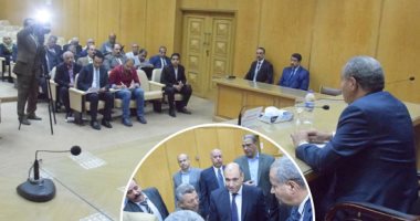 صور.. تفاصيل اجتماع وزير التموين مع مديرى المديريات 3 ساعات.. حصر البطاقات الورقية فى موعد أقصاه الثلاثاء.. وتسجيل التظلمات إلكترونيا خلال 48 ساعة من تقديم الطلب.. والمصيلحى: مش عايز اسمع حاجه اسمها بطاقة ورقية