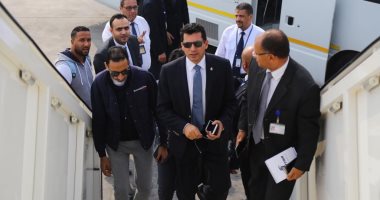 صور.. وزير الرياضة يغادر إلى تونس لمؤازرة الأهلي أمام الترجى فى رادس