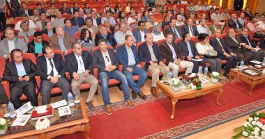 صور.. مميش: عائدات قناة السويس 4.8 مليار دولار من يناير وحتى أكتوبر 2018