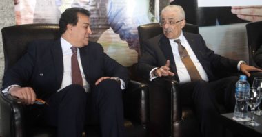"التعليم" تعلن وصول قرابة 55% من أجهزة تابلت الثانوية الجديدة.. وتؤكد: استلام آخر دفعتين خلال أيام.. الوزارة تهدف إلى التحرر من ثقافة الحفظ والامتحانات الروتينية.. طارق شوقى: مصر تفردت ببنك المعرفة