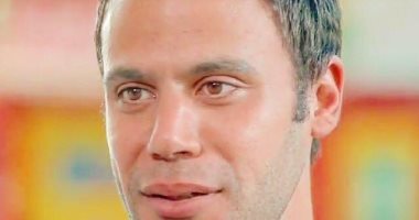 "كورونا ده ولا أيه".. محمد إمام فى وصلة هزار فى مؤتمر صحفى (فيديو)