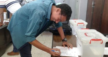 صور.. إقبال ملحوظ بانتخابات اتحادات طلاب الجامعات بمطروح وأسوان