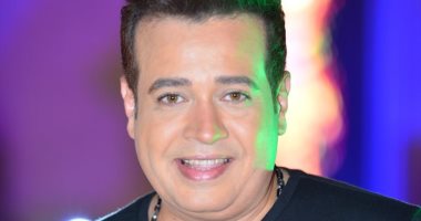 طارق عبد الحليم يغنى فى حفل زفاف محمد عادل بـ"أبو العروسة"