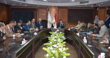 أشرف صبحى: توزيع عادل للمنشآت وسرعة الانتهاء من المشروعات قيد التنفيذ  