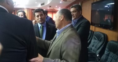 صور.. وزير الرياضة وأبو ريدة يجتمعان مع وفد الكاف 