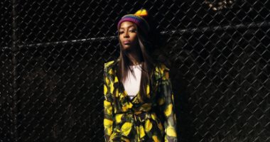 شاهد ..ناعومي كامبل ترتدي ملابس" Marc Jacobs" من جديد بعد 25 عاما 