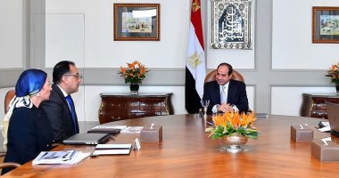 السيسى يجتمع برئيس الوزراء ووزيرى التنمية المحلية والبيئة.. الرئيس يوجه بإطلاق حوار مجتمعى شامل حول الخطة القومية لتطوير منظومة المخلفات وضرورة خلق صناعات وطنية صديقة للبيئة..ويستعرض حملات التوعية حول"قش الأرز"