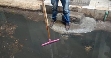مياه المجارى والأمطار تحاصر أهالى أرض الخضرى بدمياط 