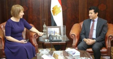 وزير الرياضة يستعرض مقترحات تطوير كرة القدم للناشئين وتقييم المشروعات