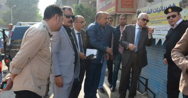 محافظ الجيزة يقود حملة لرفع إشغالات شارع زغلول ويتابع أسعار الخضروات