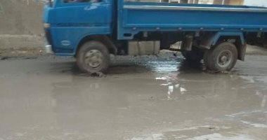 قارئ يشكو طفح مياه الصرف الصحى بشارع السوق فى محافظة الإسكندرية