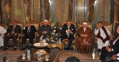 صور.. شوقى علام وأحمد عمر هاشم وعلى جمعة ضيوف حسن راتب بصالون المحور