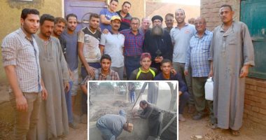 صور.. "مسلم ومسيحى أيد واحدة".. المسلمون والمسيحيون يتبادلون تنظيف مقابرهم فى المنوفية.. "أحمد": مبادرة لتأكيد أواصر الحب.. "حنا": لا يوجد فرق بيننا.. الأنبا بموها: الحملة تساعد فى الحفاظ على الوطن