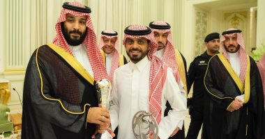 شاهد.. ولى العهد السعودى يكرم منتخب كرة القدم بعد الفوز بكأس آسيا للشباب