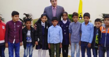 محافظ شمال سيناء يلتقى أبناء شهداء الروضة