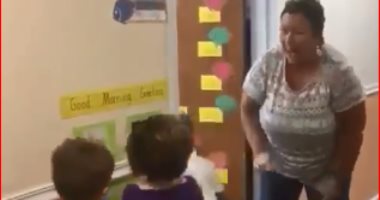 السلام بالرقص.. معلمة تعتمد على أسلوب جديد لاستقبال تلاميذها.. فيديو