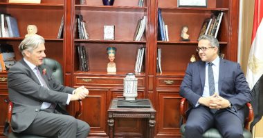 خلال لقائه بوزير الآثار.. السفير البريطانى: أحب الحضارة المصرية القديمة