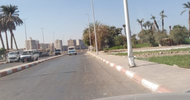 أعمدة إنارة معرضة للانهيار أعلى أرصفة الكورنيش الشرقى بمدينة سوهاج