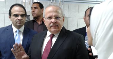 رئيس جامعة القاهرة يشيد بالمستشفى الفرنساوى ويوصى بالسرعة فى علاج المرضى