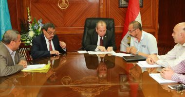 محافظ كفر الشيخ يبحث عدد من التظلمات من تقنين الأراضي مع اللجنة الرباعية