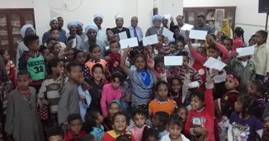 صور.. تكريم حفظة القرآن الكريم ضمن احتفالات المولد النبوى بأسوان