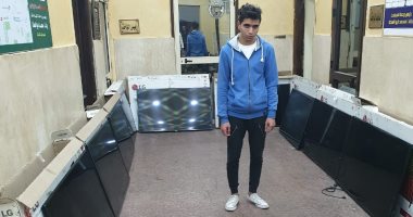 كاميرات المراقبة تكشف عاطل وراء سرقة 9 شاشات من محل بلاى استيشن فى الزيتون