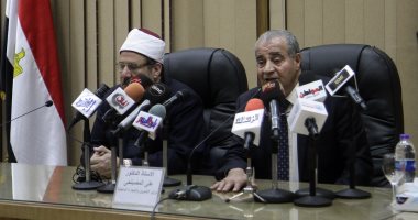 وزير الأوقاف: فصل من يكتب "بوستات" تتعارض مع الوسطية.. ونتابع الأئمة جيدا