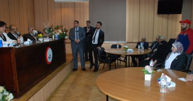 صور.. وزير الزراعة يتفقد بحوث صحة الحيوان ويشيد بدعمة للثروة الحيوانية
