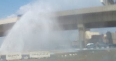 مياه شرب القاهرة : خروج 17 شفاطا لسحب آثار انفجار ماسورة أسفل كوبرى المشير